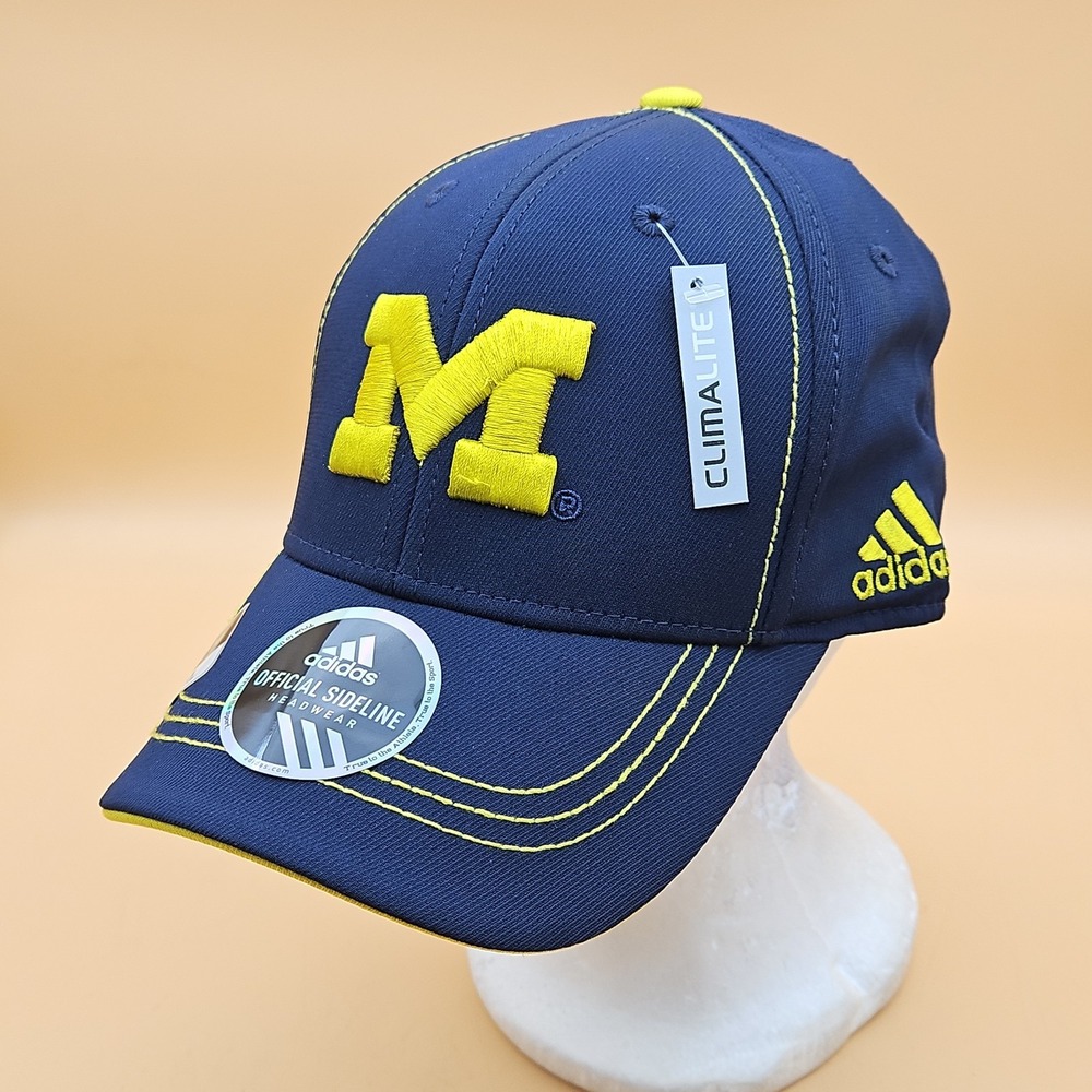 Michigan Wolverines Hat Cap Adidas S/M Flexfit Official Sideline Headwear NCAA